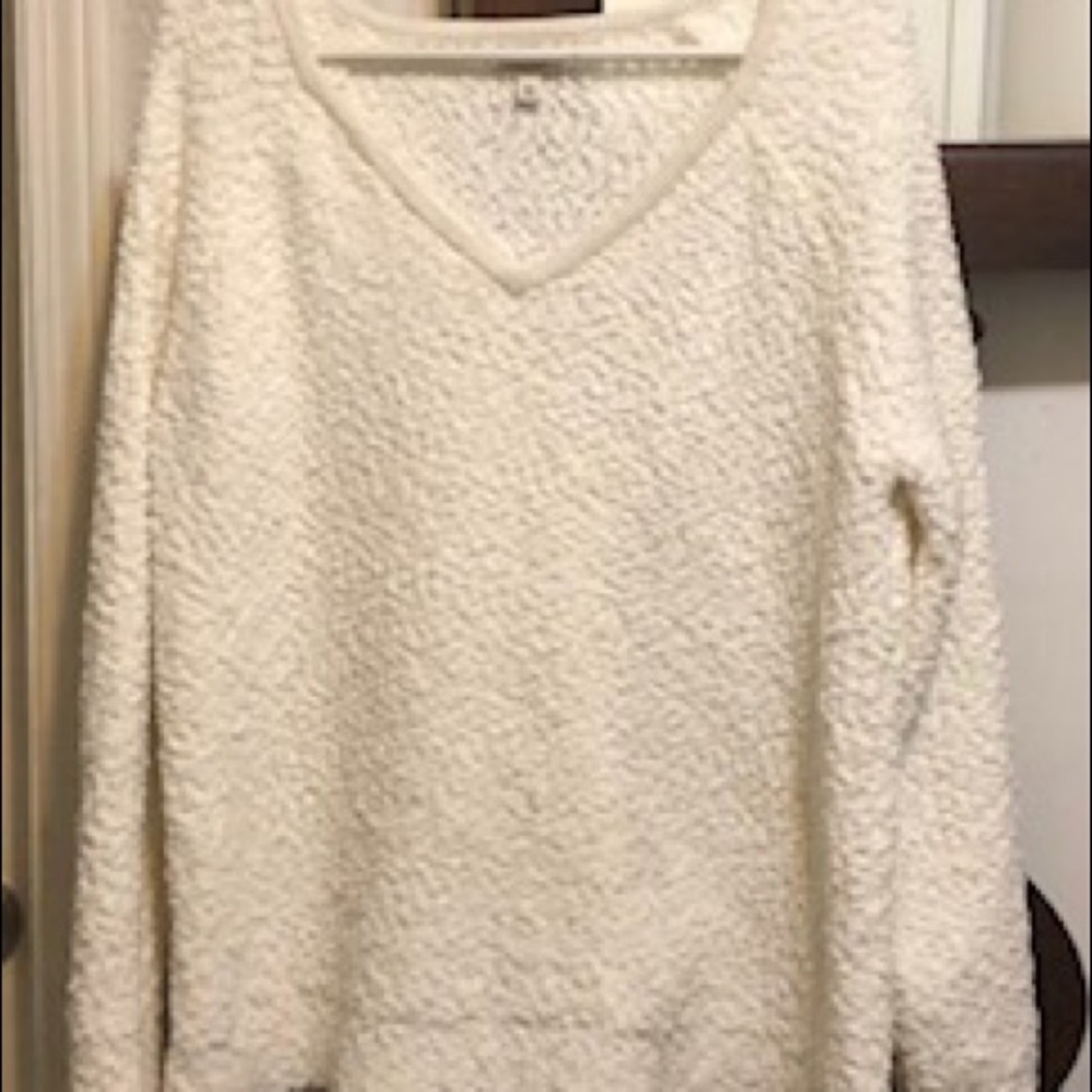 Extra-large fluffy warm sweater very soft and comfortable